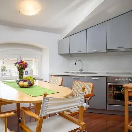 Apartment Trg