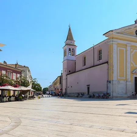 Dida & Nonna Piazza View Apartment Porec